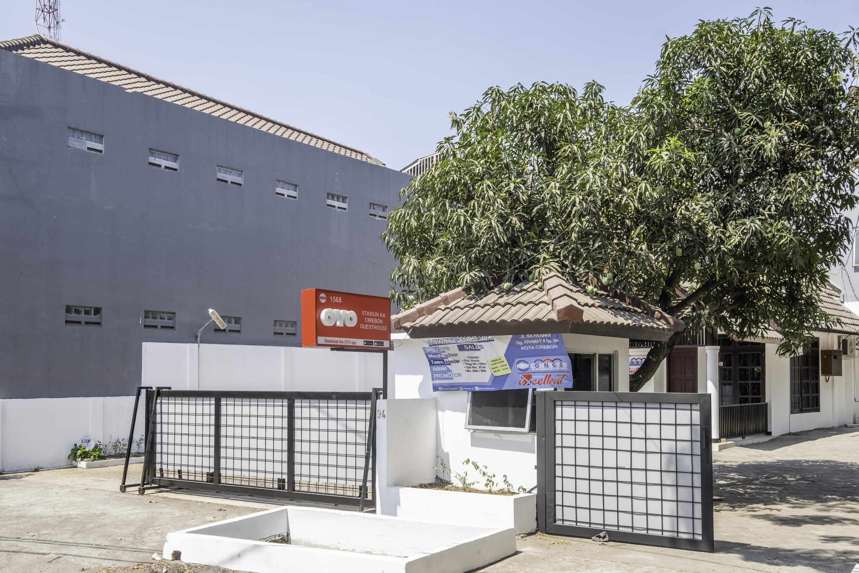 Oyo1568井里汶车站旅馆酒店 外观 照片
